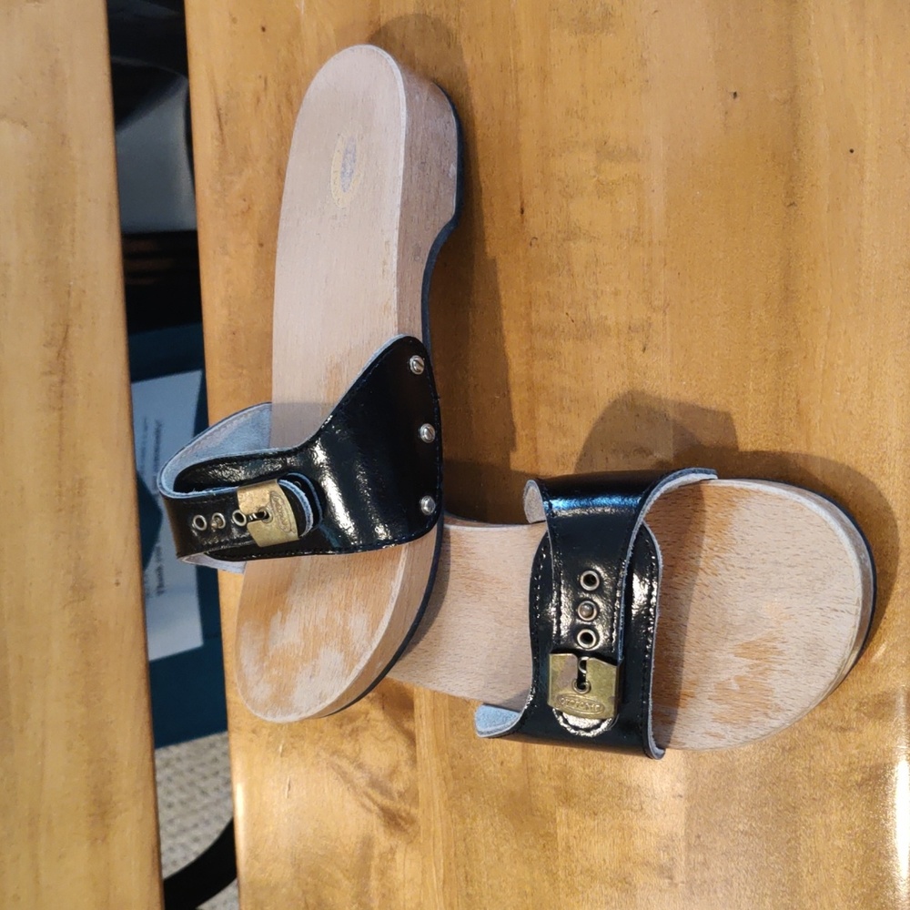 Dr Scholl's wooden exercise sandals size 8 made in Italy with black strap